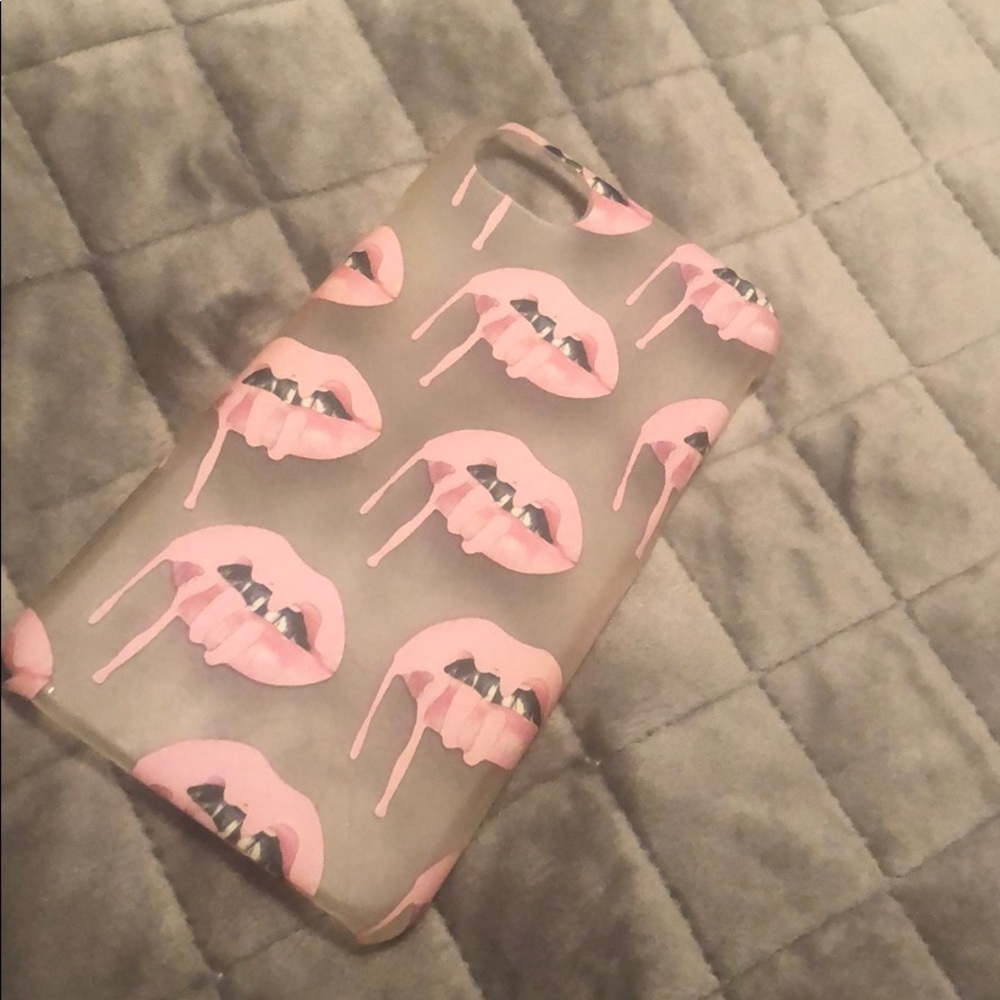 iPhone 7 lips case